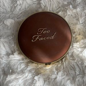 Two Faced Soleil Bronzer in shade Chocolate